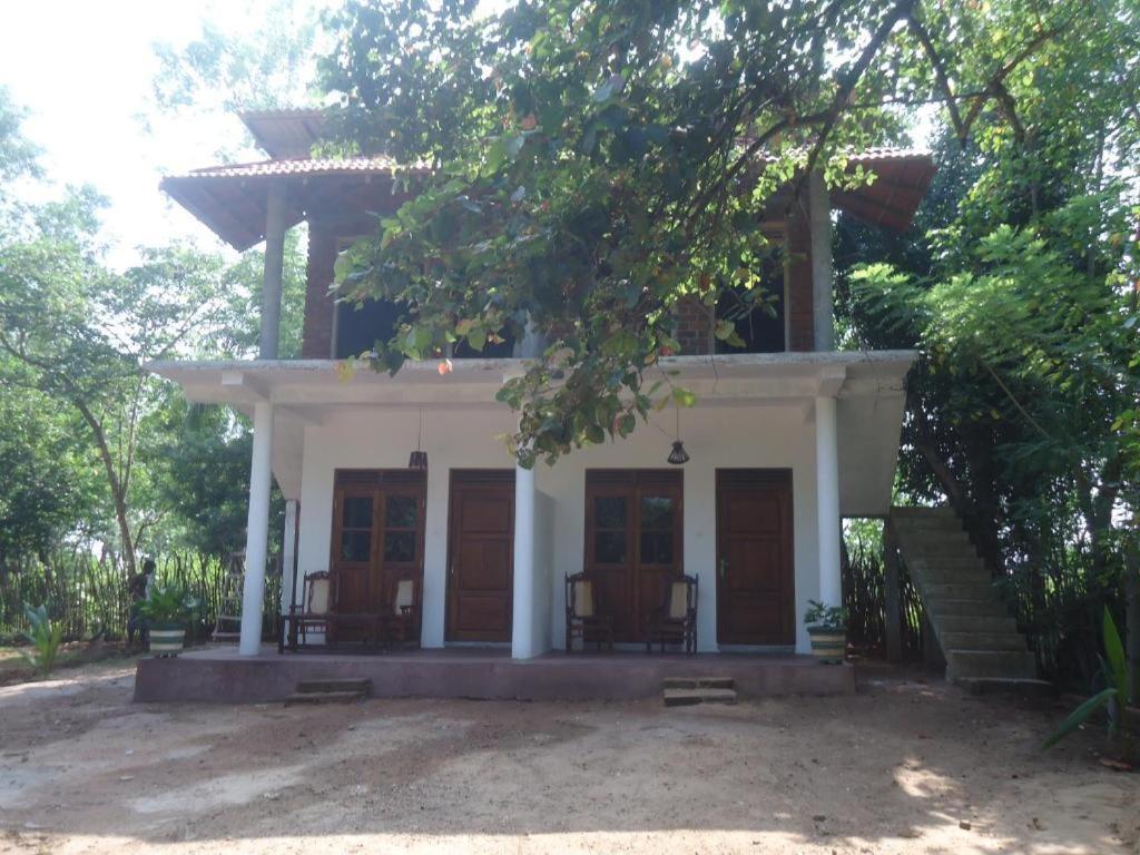 Silent Cabana And Restaurant Marakolliya, Tangalle Zewnętrze zdjęcie