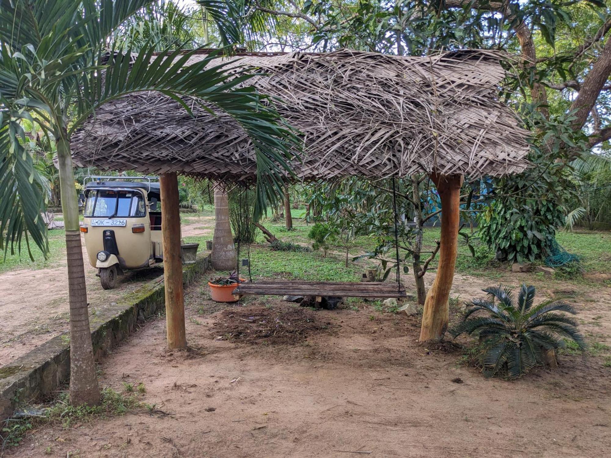 Silent Cabana And Restaurant Marakolliya, Tangalle Zewnętrze zdjęcie